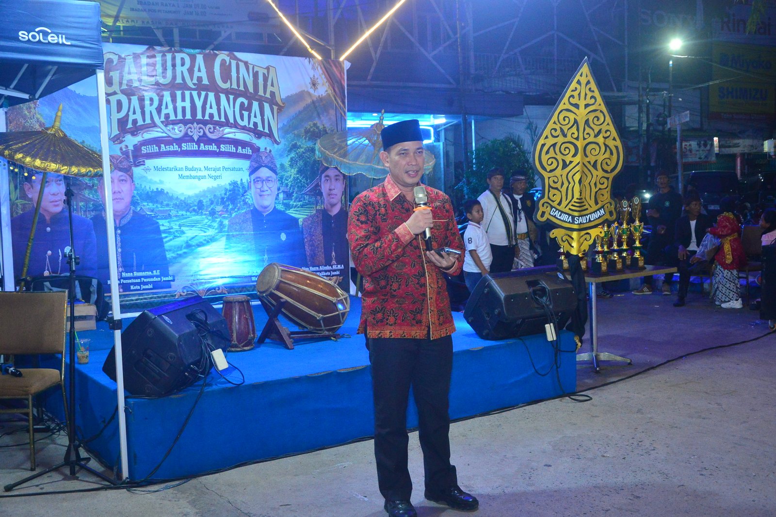 Staff Ahli Gubernur Puji Kemeriahan Festival Budaya Sunda Jambi, Tari Lengser Pukau Ribuan Penonton